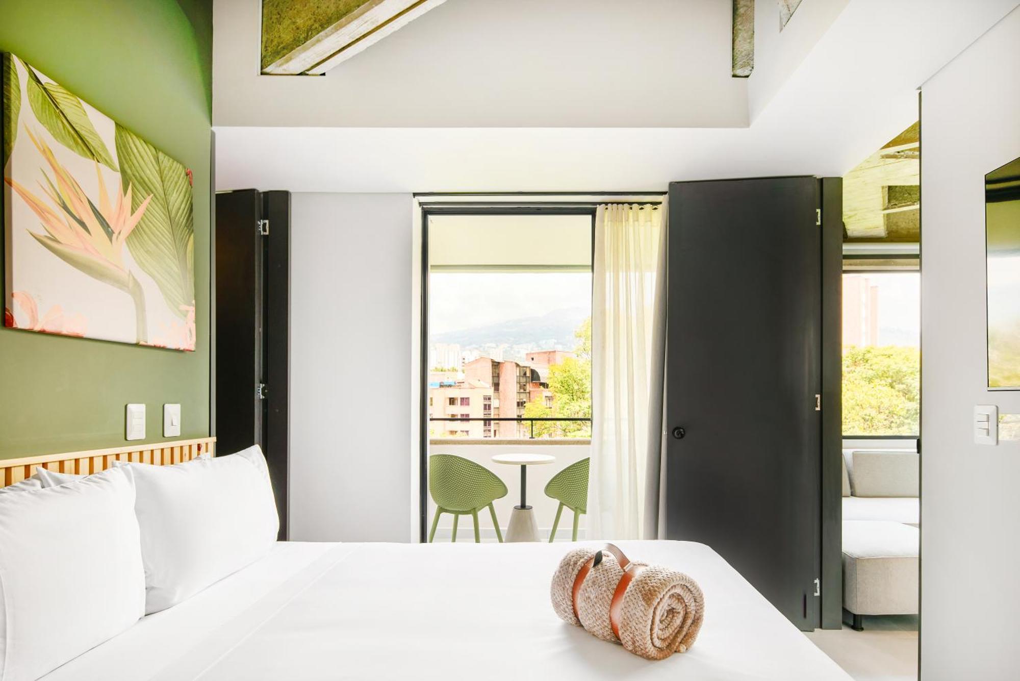 Firenze Lofts Hotel Medellin Bagian luar foto