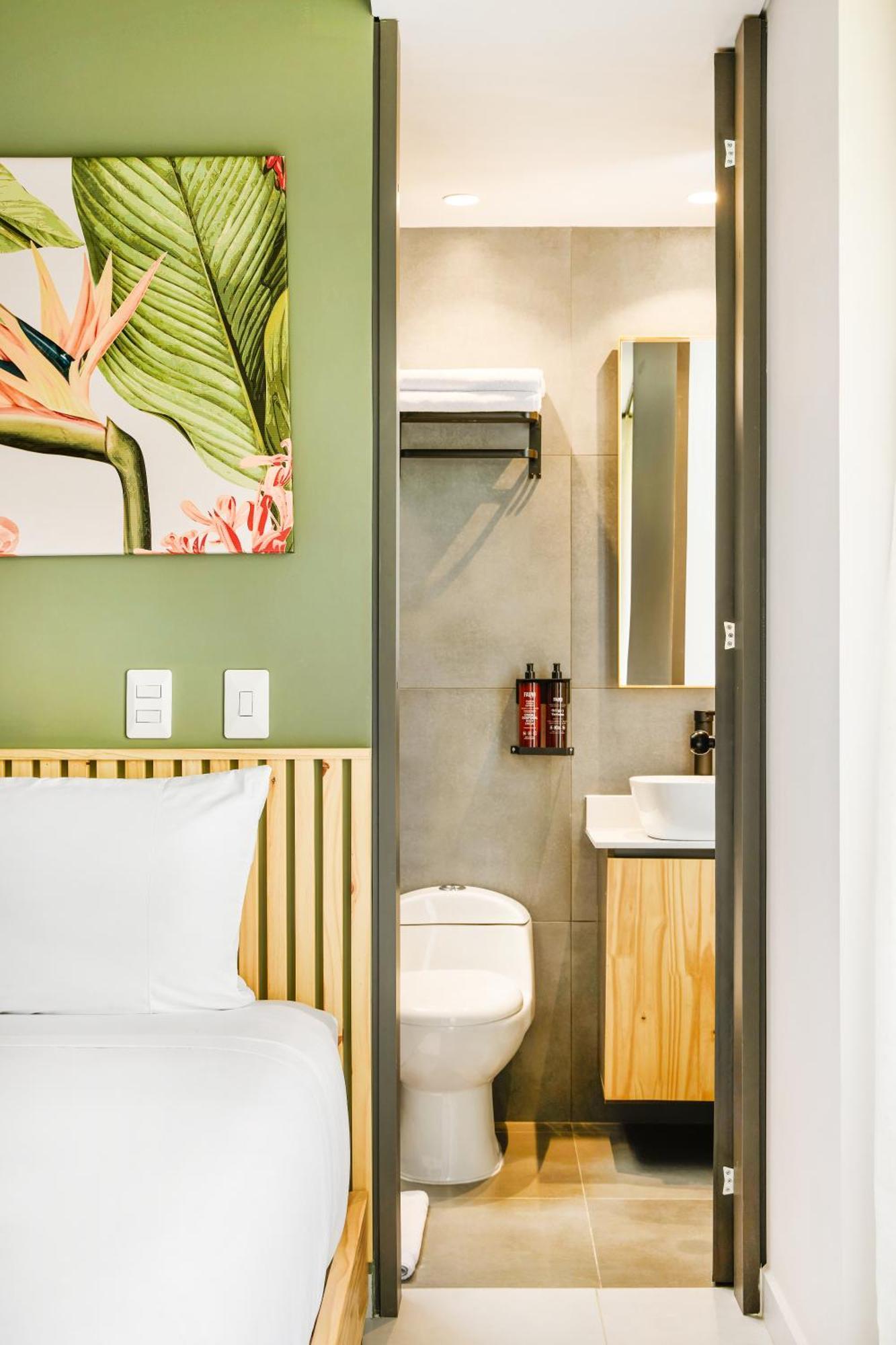 Firenze Lofts Hotel Medellin Bagian luar foto