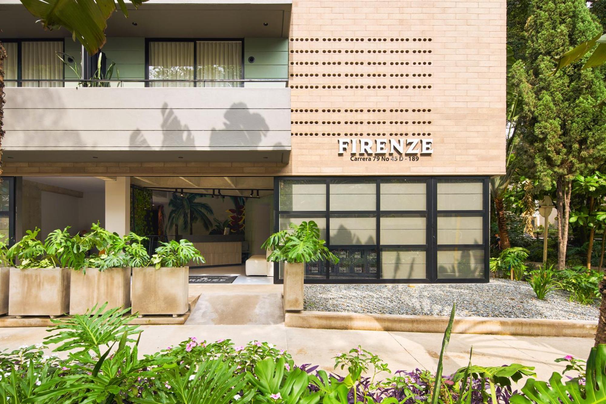 Firenze Lofts Hotel Medellin Bagian luar foto